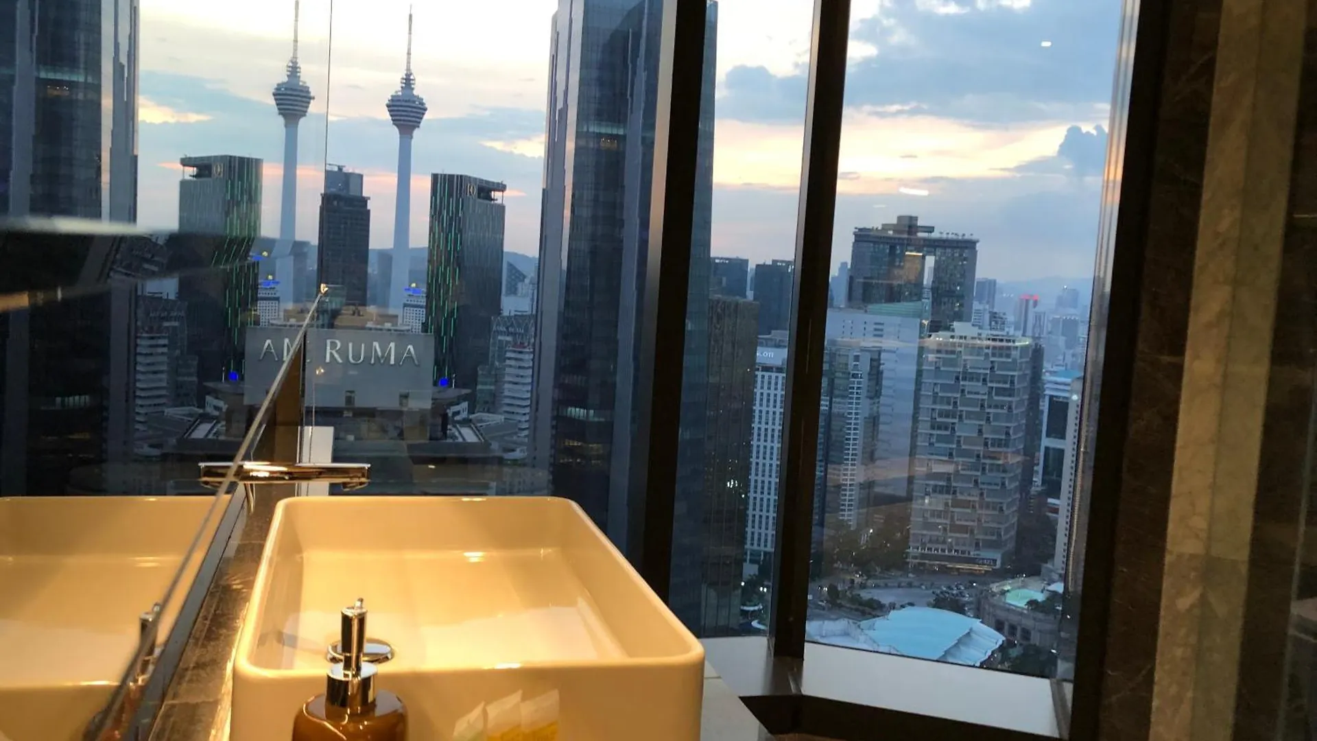 아파트 Imperial Klcc By Luna 쿠알라룸푸르